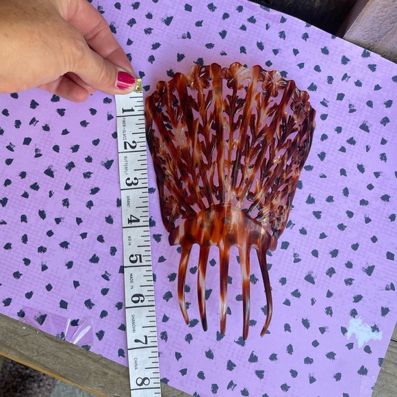Antique Tortoise Shell Style Hair Adornment - Picture 5 of 5